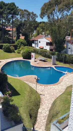 Departamento en complejo familiar con pileta
